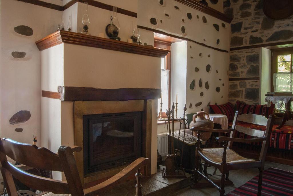 Viraggas Traditional Hotel Vrástama Buitenkant foto
