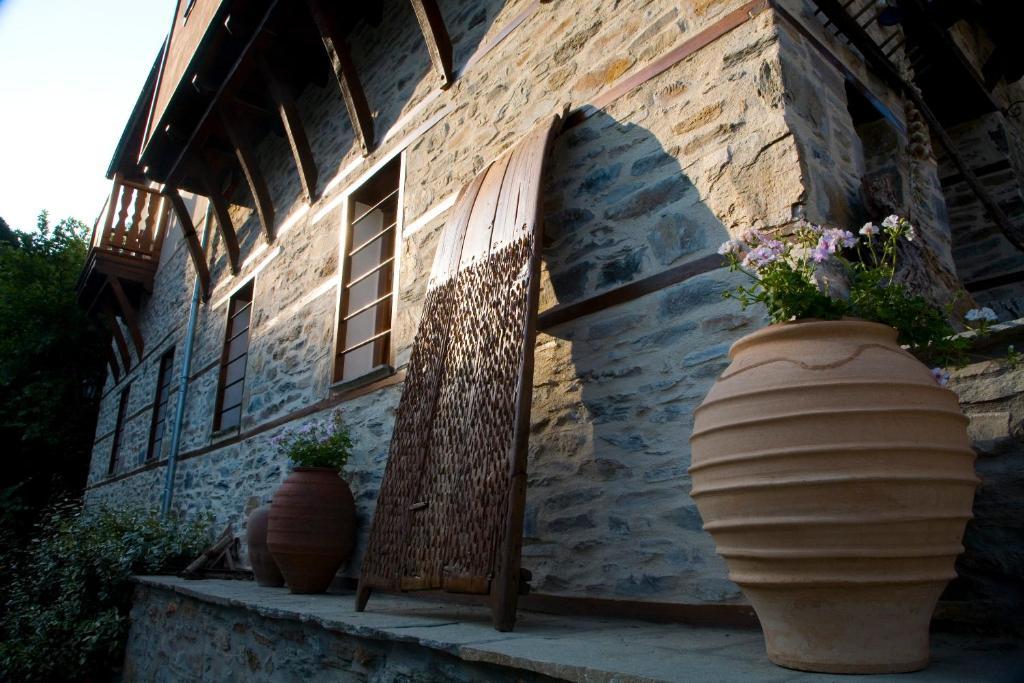 Viraggas Traditional Hotel Vrástama Buitenkant foto